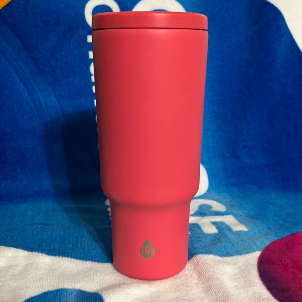 Tall red reusable tumbler NO STRAW 9.5” 40 FLoz